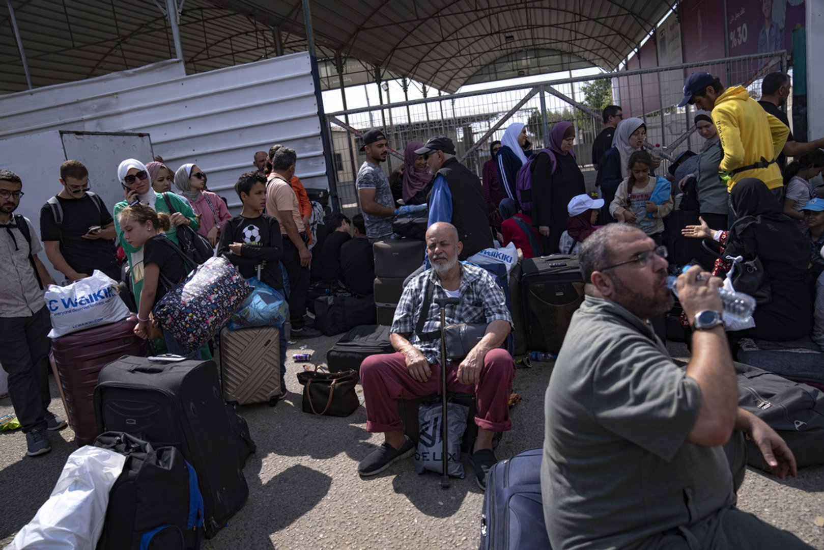 Video thumbnail for Rafah reunions begin: Long inspections mark Gaza return journey