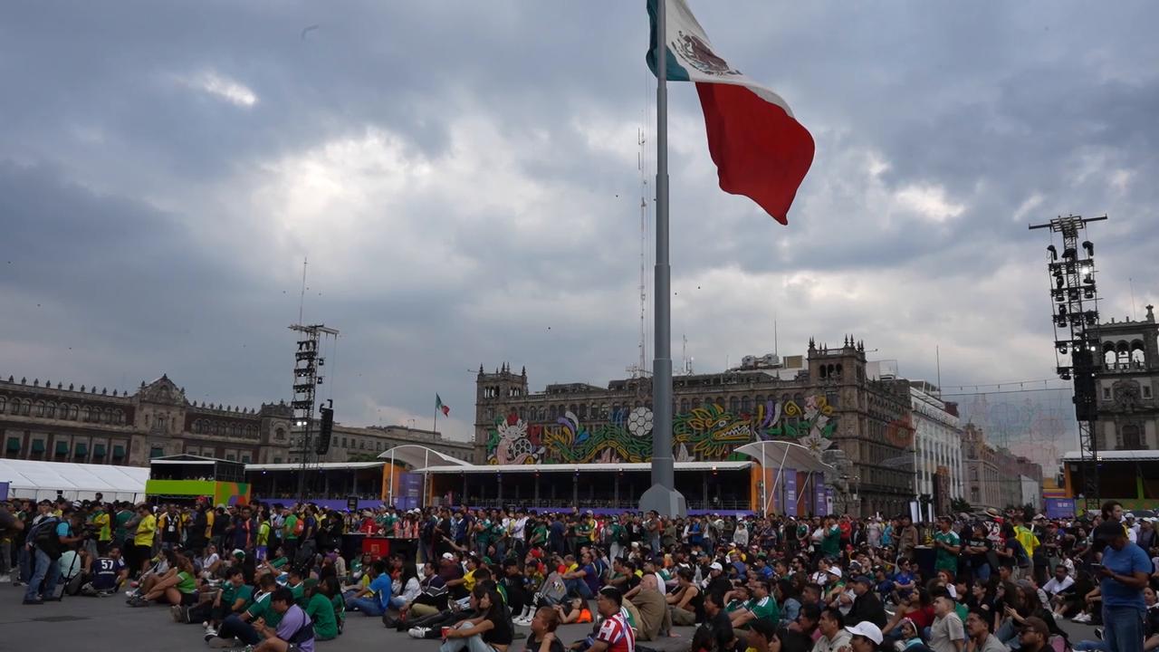 Video thumbnail for Mexico: Brazil, Morocco fans gather in Mexico City to watch World Cup match.