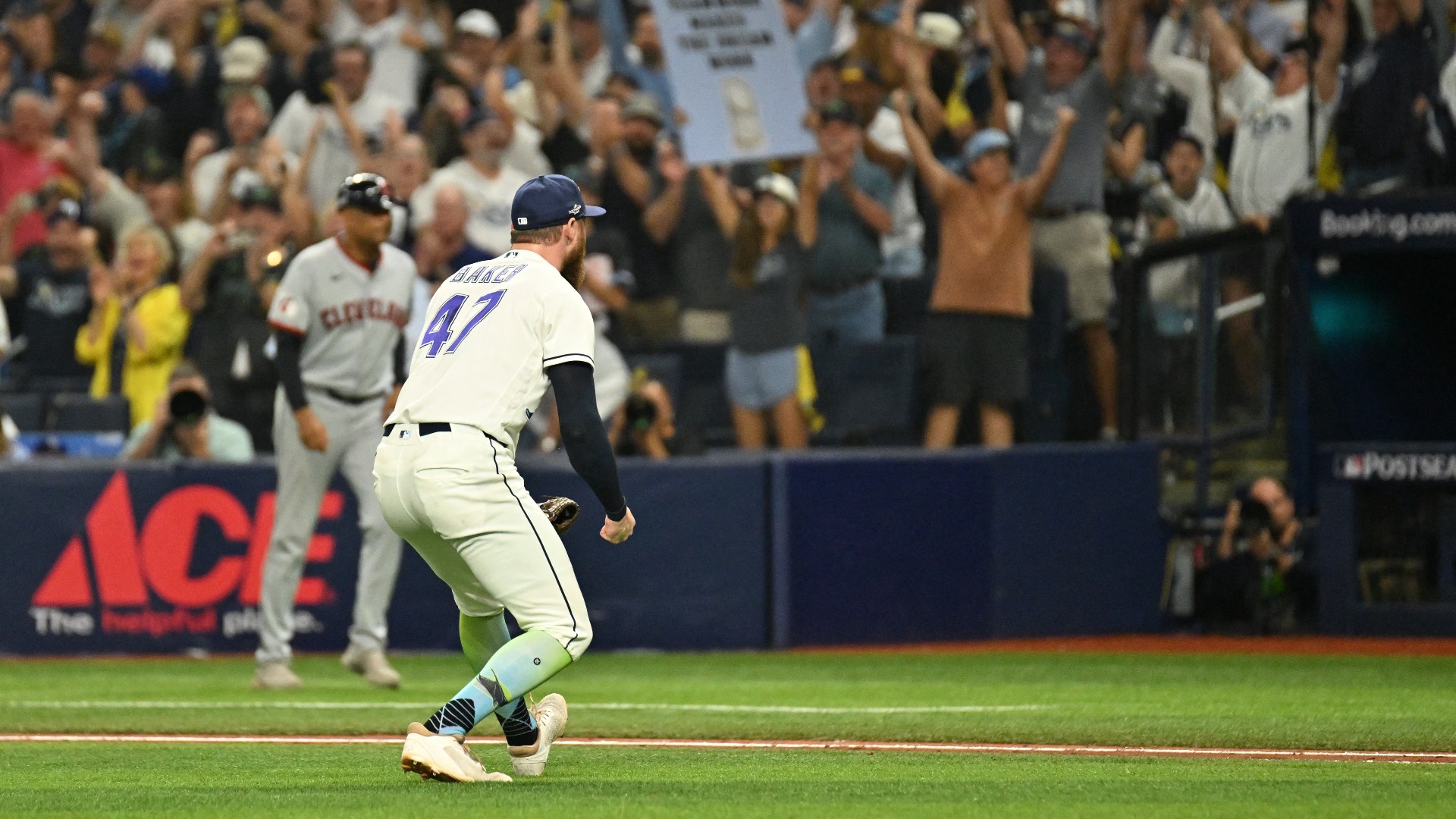 Video thumbnail for Why Rays Fans Didn't Sell Out the ALCS in Tampa Bay