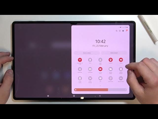 Video thumbnail for Does the Samsung Galaxy Tab S8 Ultra have Screen Mirroring?