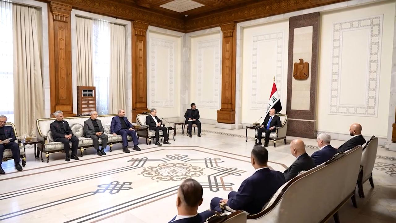 Video thumbnail for Iraq: Iraqi President Amidi meets Iranian Foreign Minister Araghchi in Baghdad.