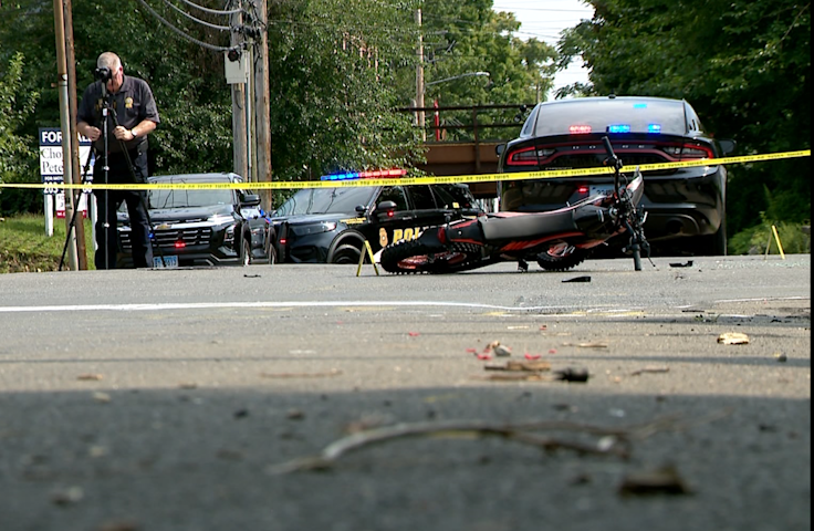 Video thumbnail for Crash involving dirt bike draws emergency response in Norwalk