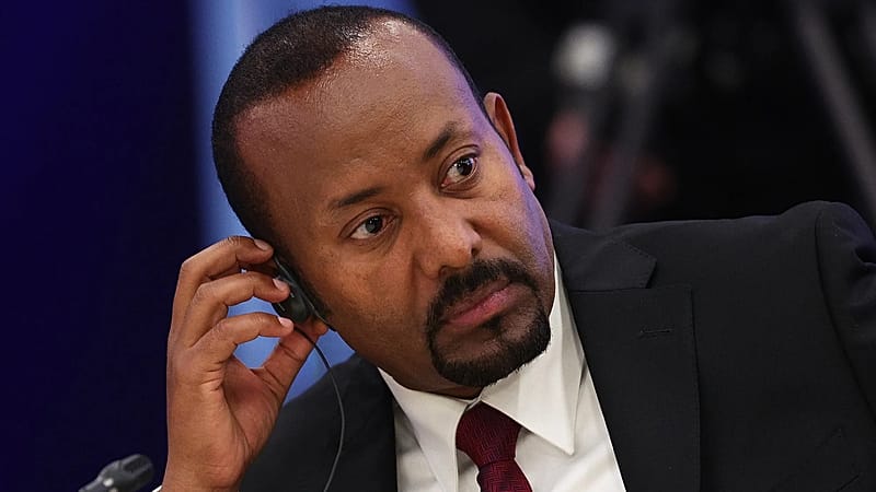 Video thumbnail for Ethiopia and Eritrea sever diplomatic ties as Tigray fighting intensifies