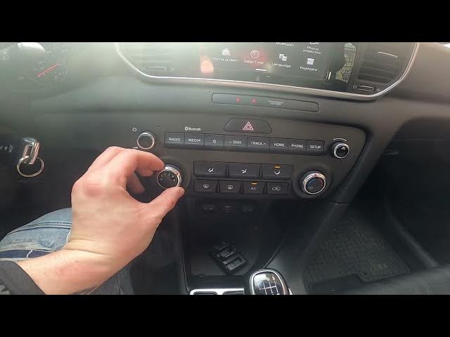 Video thumbnail for How to Change Airflow Power in Kia Sportage IV ( 2016 – now ) - Adjust Blowing Power