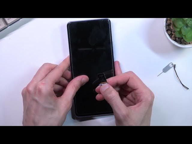 Video thumbnail for Xiaomi 12 Pro - How To Insert Sim Card