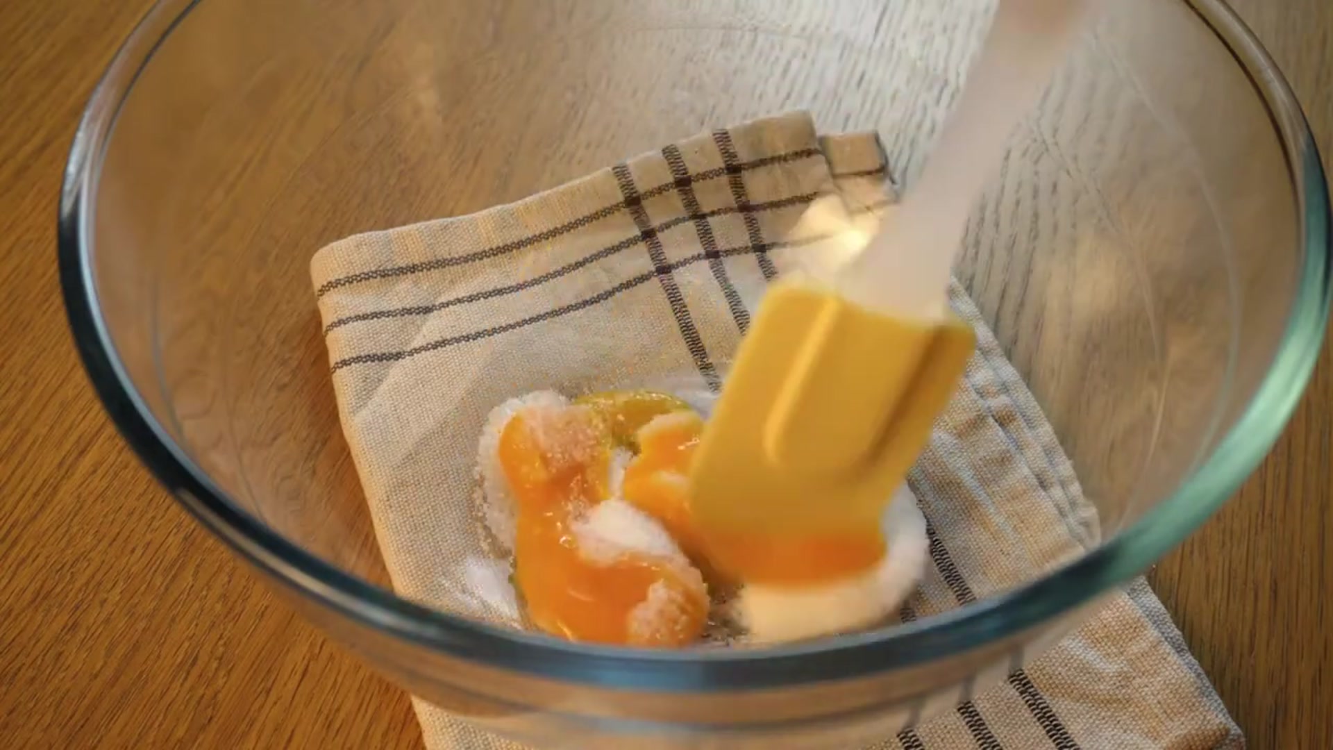 Video thumbnail for Super Fluffy Vanilla Soufflé 2 Eggs 100 Delicious 0 Stress (720P HD)