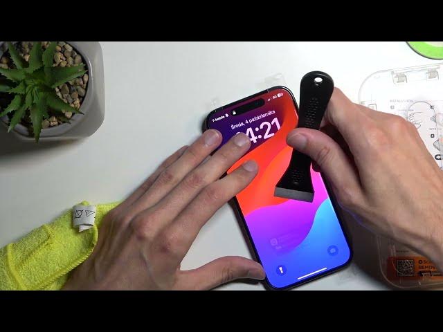 Video thumbnail for How to Install Tempered Glass for iPhone 15 Pro?