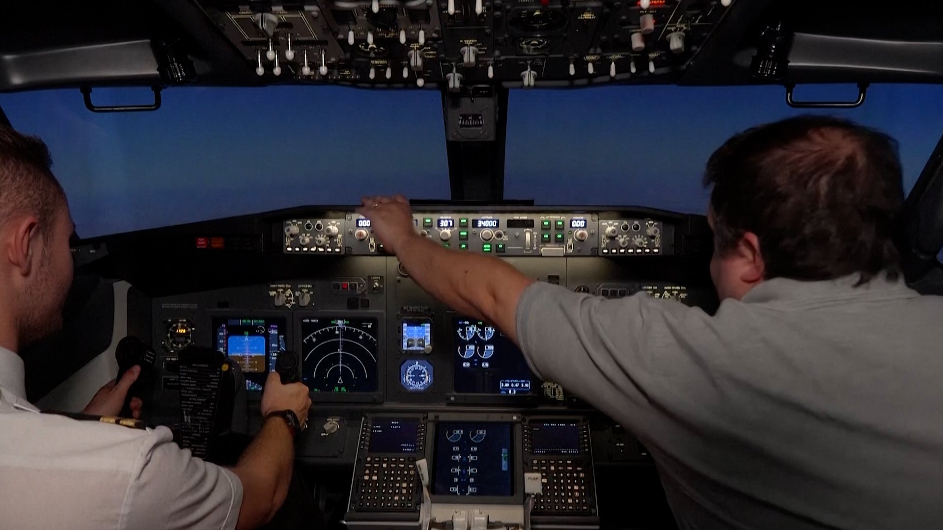 Video thumbnail for Flydubai: What happens when a plane plunges 17,000 feet?