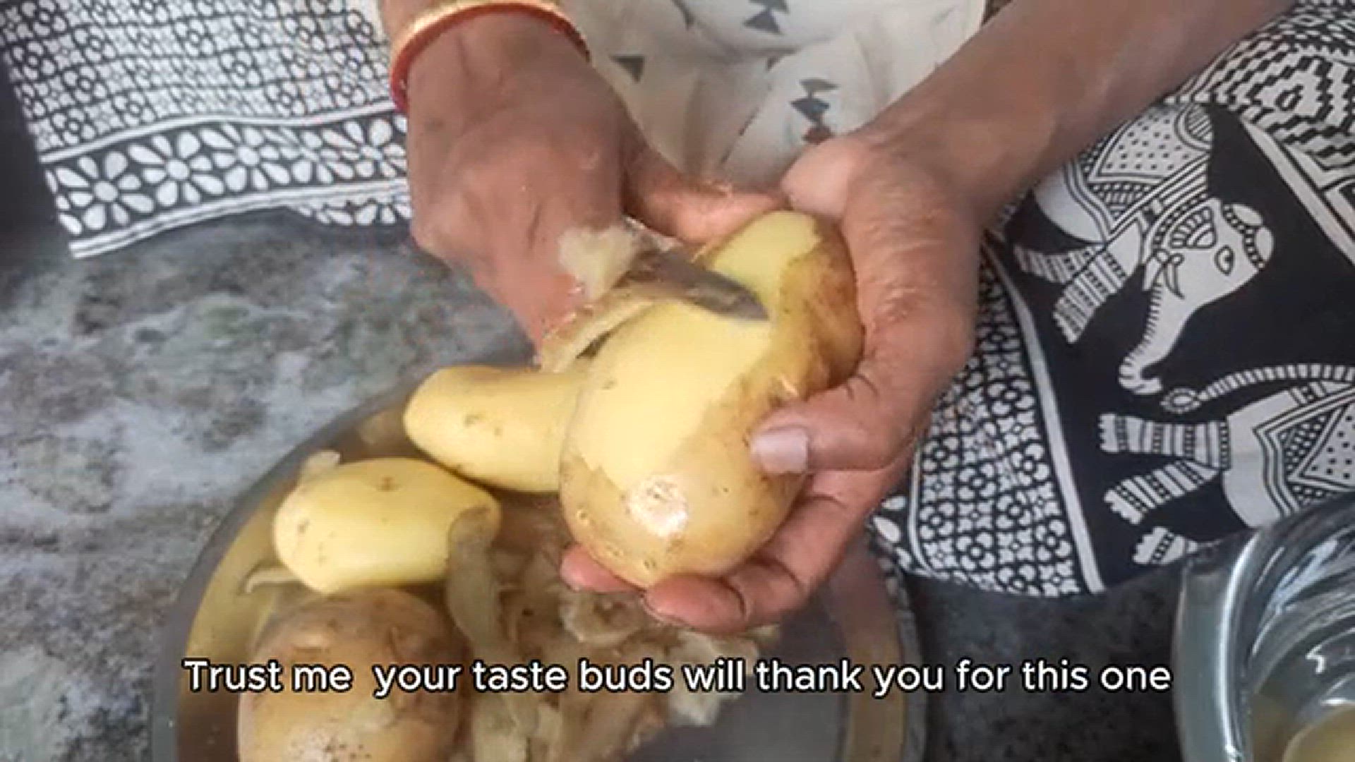 'Video thumbnail for Parmesan Garlic Roasted Potatoes Recipe'