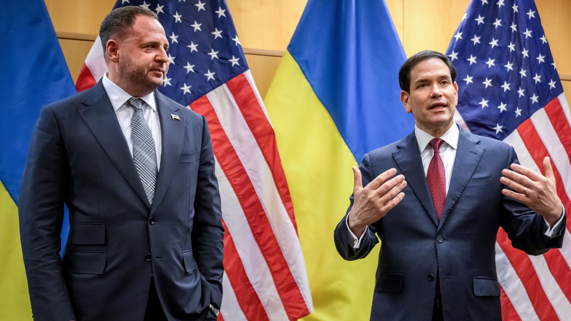 Video thumbnail for US, Ukraine announce ‘updated & refined’ framework to end Russia’s war, but scepticism persists