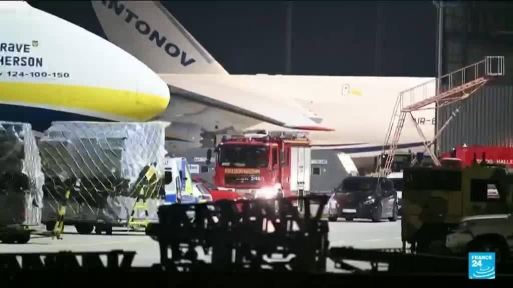 Video thumbnail for Bomb-disposal robot and drone with explosives discovered at Germany's Leipzig airport