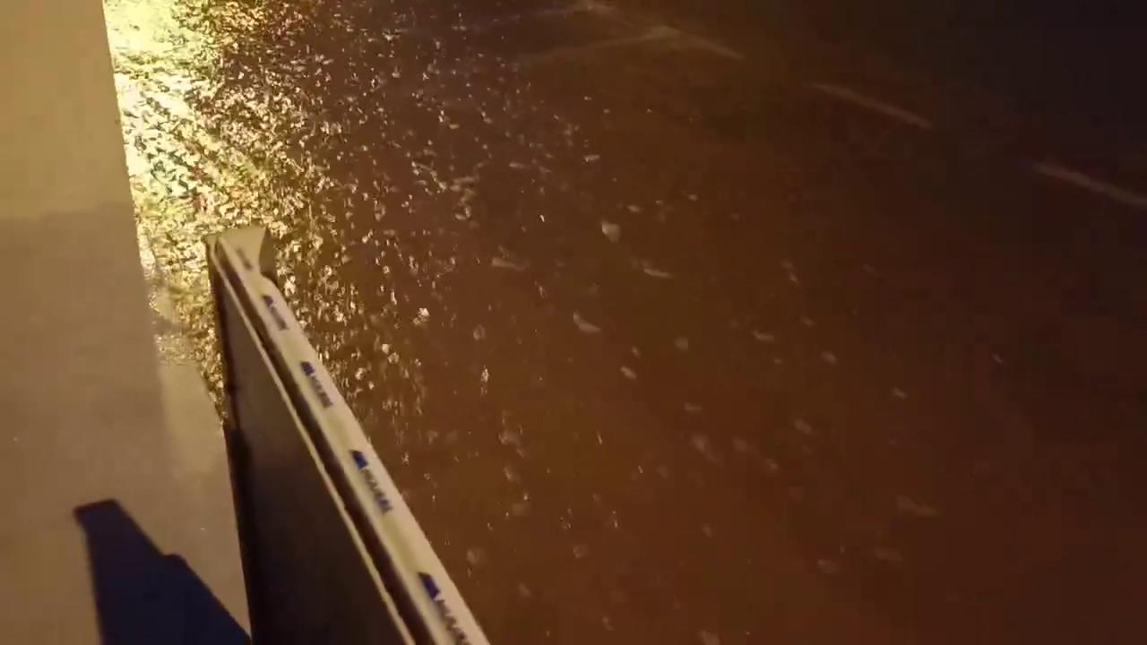 Video thumbnail for Spain: Overnight Deluge Causes Flooding Across Tarragona Province 3.