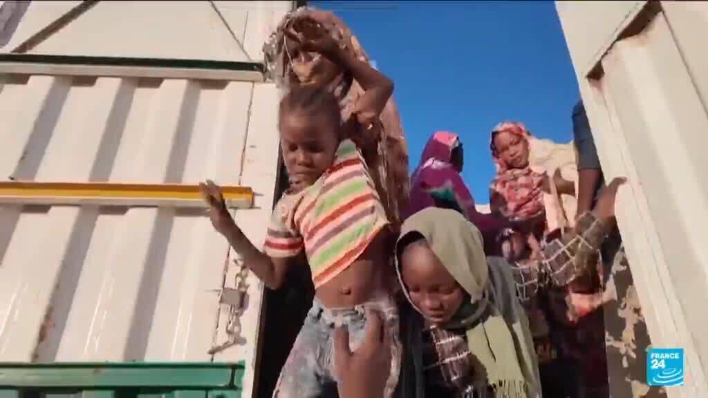 Video thumbnail for UN refugee chief visits Sudan to highlight deepening humanitarian crisis