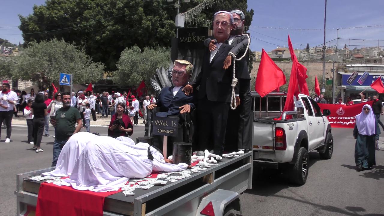 Video thumbnail for Israel: Controversial May Day Float Depicts Gulf States Bowing to Trump, Netanyahu and Ben Gvir in Political Critique.