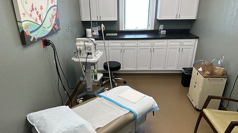 Video thumbnail for Oscar-Nominated ‘The Devil Is Busy’ Shines Light on Georgia Clinic After Dobbs