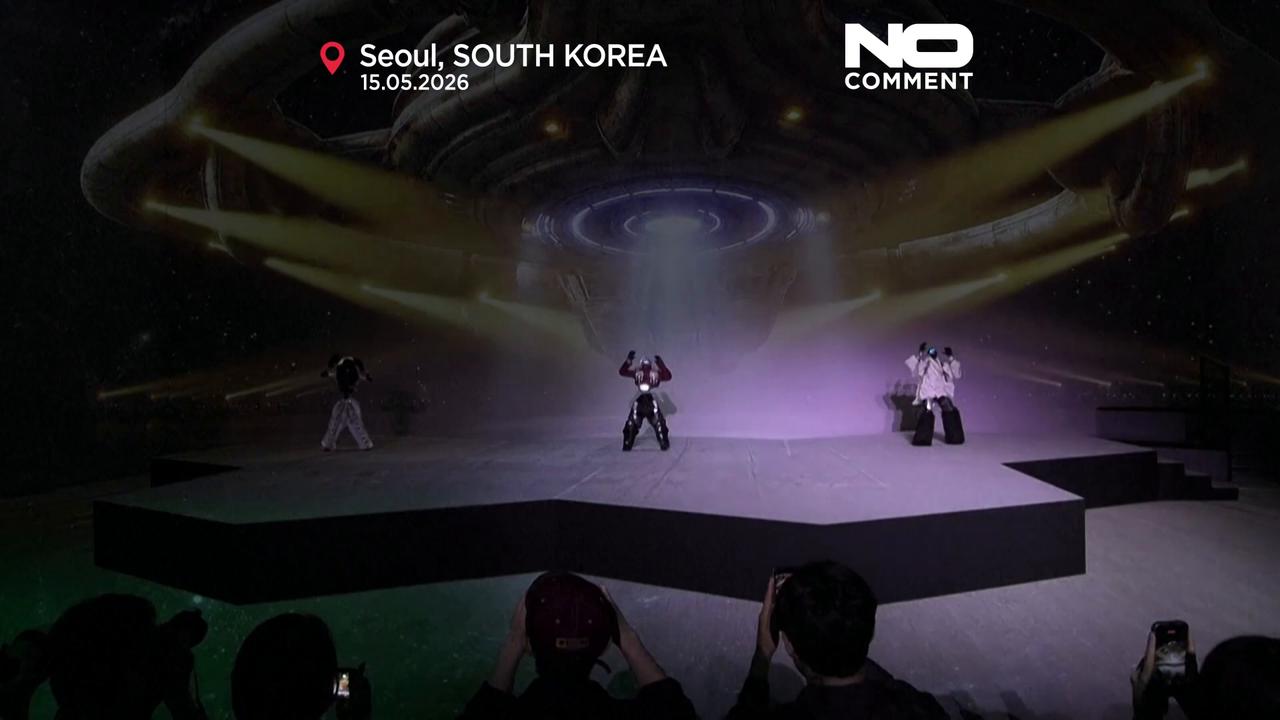 Video thumbnail for South Korea opens Galaxy Robot Park in Seoul with K-pop, AI shows and family fun