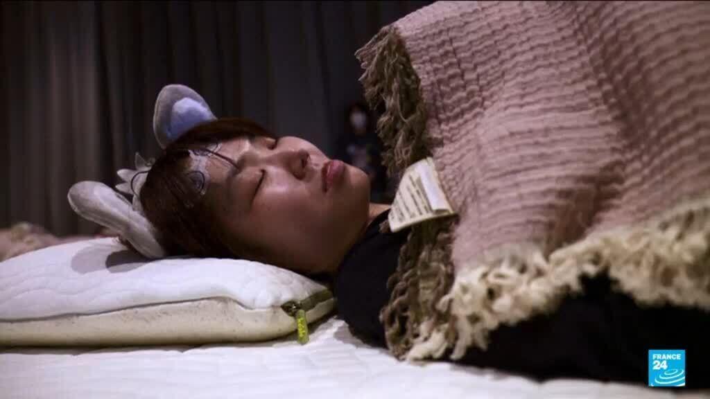 Video thumbnail for Japan holds first ‘competitive sleeping’ contest