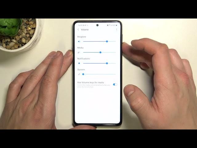 Video thumbnail for How to Change Volume Key Function on SAMSUNG Galaxy M31s // Media vs Ringtone Control