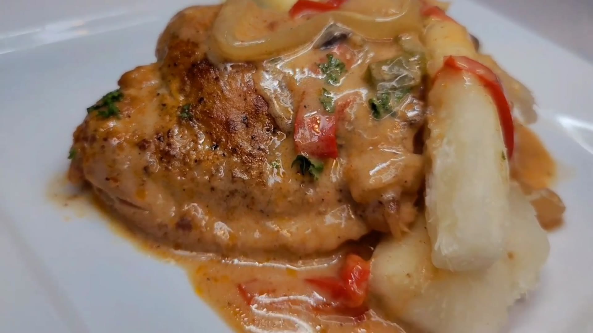 Video thumbnail for Creamy Mushroom Chicken