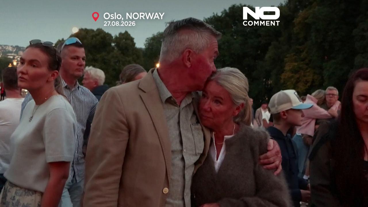 Video thumbnail for Hundreds gather in Oslo to support Norway’s King Harald V