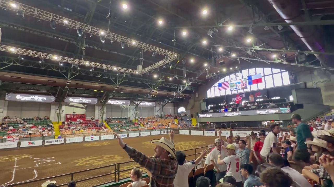 Video thumbnail for US: England Fans Turn Texas Rodeo Into Roaring World Cup Party Ahead Of Croatia Clash.