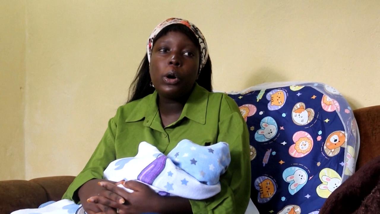 Video thumbnail for Democratic Republic of the Congo: Ebola fears keep pregnant women away from medical centers in DRC.
