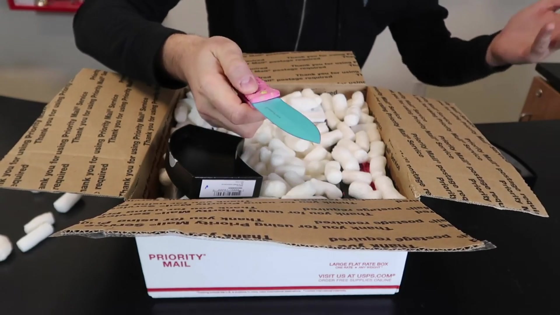 'Video thumbnail for $5000 Mystery Knife Box'
