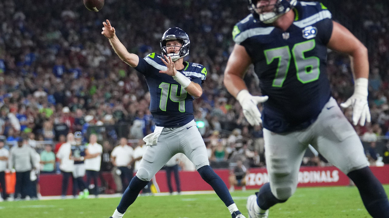 Video thumbnail for Seattle Survives in the Desert on Thursday Night