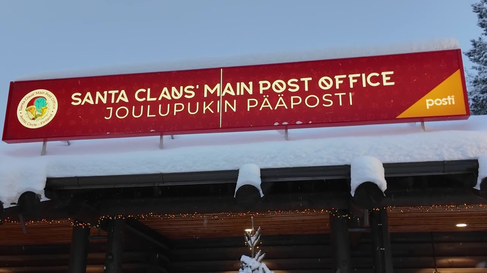 Video thumbnail for Incredible_ Santa Claus is everywhere in Rovaniemi 😲🎅 official hometown of Father Christmas Lapland(720P_HD)