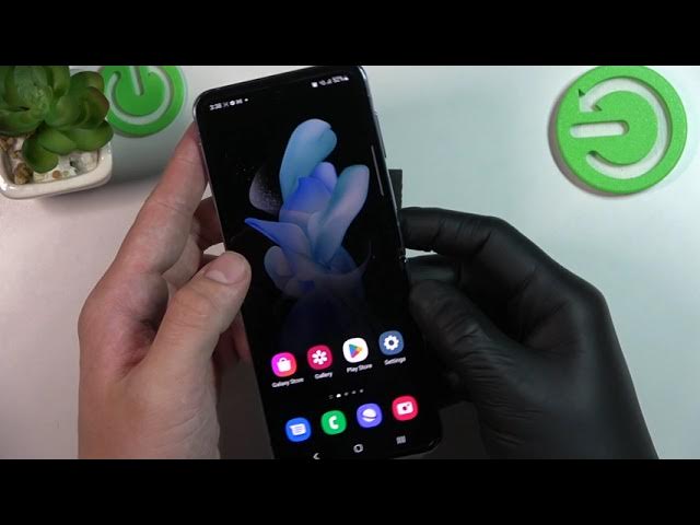 Video thumbnail for Samsung Galaxy Z Flip4 - Does It Have Headphones Jack