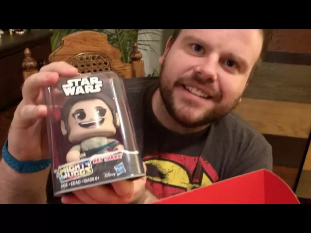 Video thumbnail for Star Wars Loot Crate DX December 2017 Unboxing and Review