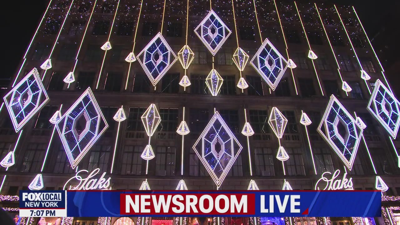 Video thumbnail for Saks Fifth Avenue Light Show 2025 | LIVE