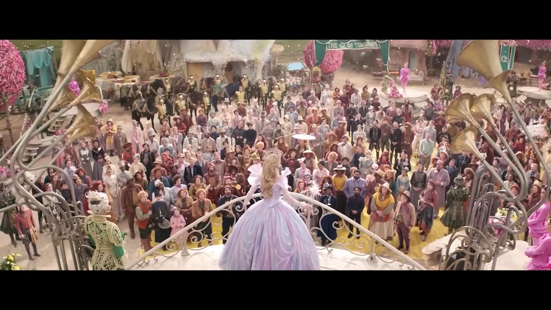 'Video thumbnail for Wicked: For Good: Glinda's Place In Oz (Featurette)'