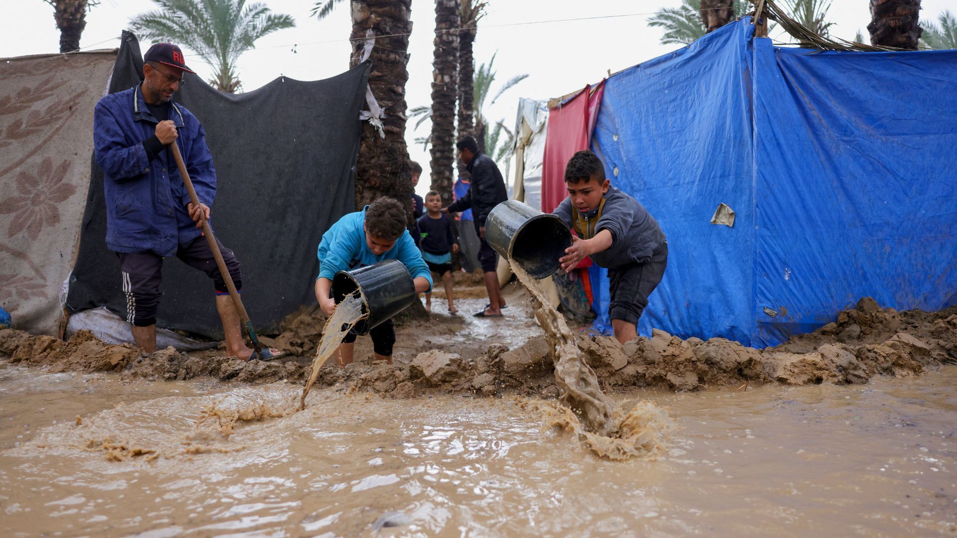 Video thumbnail for Displaced Palestinian families suffer as heavy rains flood Gaza tent camps