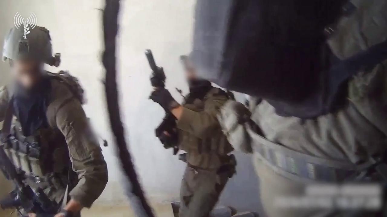 Video thumbnail for Israeli Forces Say Eight Wanted Suspects Arrested Near Mukhmas.