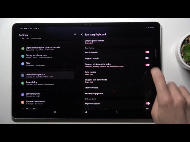 Video thumbnail for How to Activate Emoji Suggestions on SAMSUNG Galaxy Tab S8+ - Text Correction Options