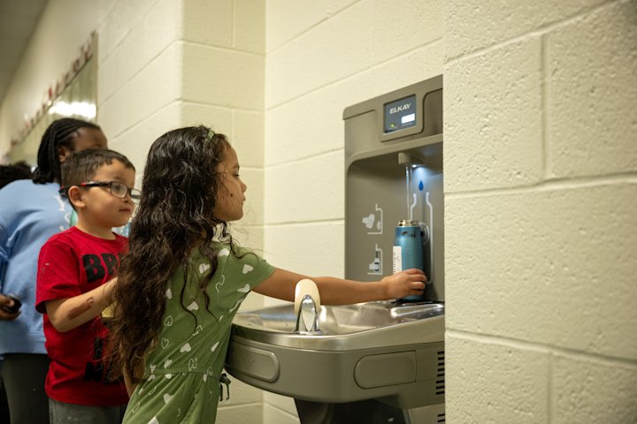 Video thumbnail for Monmouth County school district bans metal water bottles from classrooms