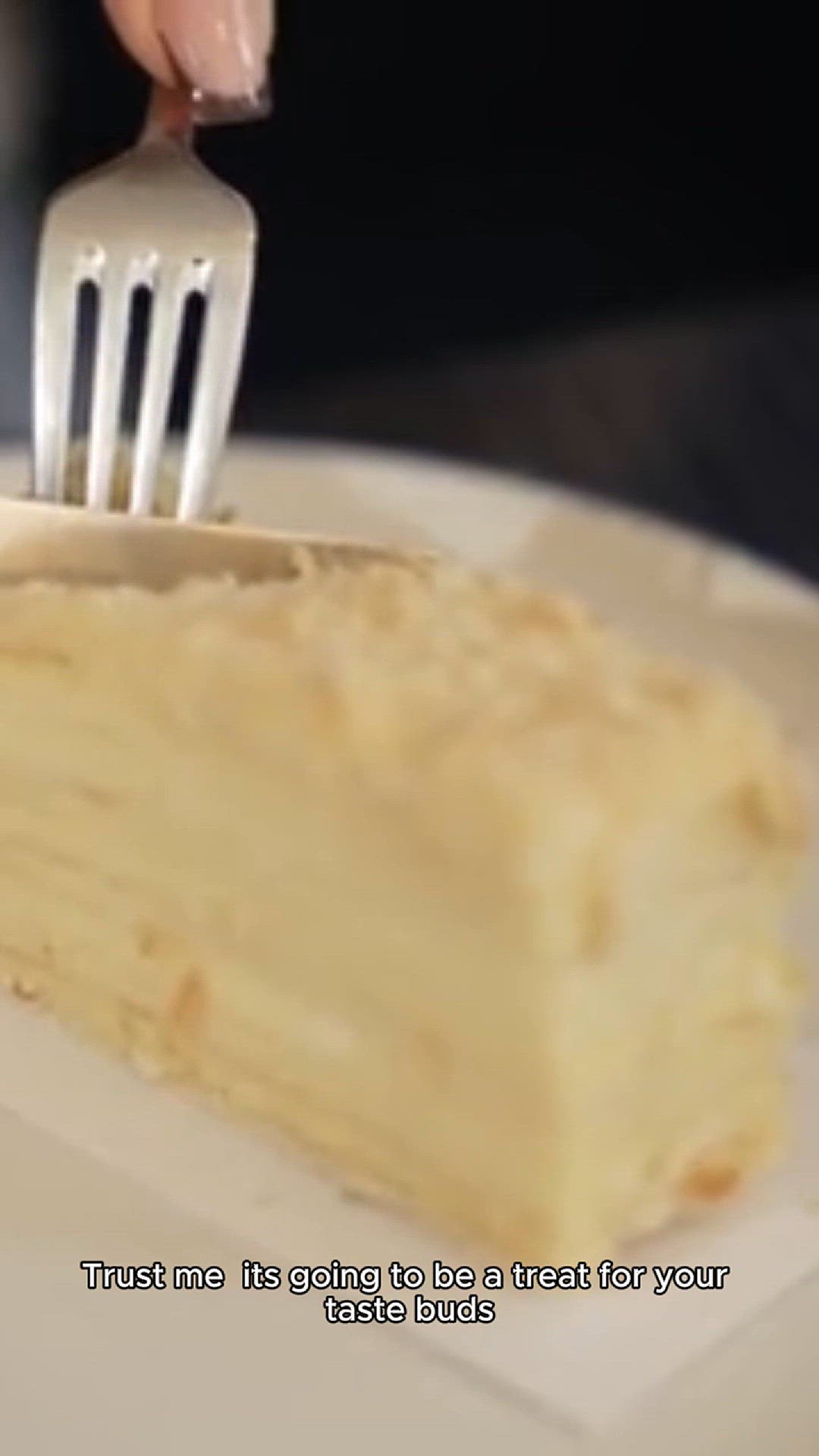 Video thumbnail for white chocolate raspberry cake recipe