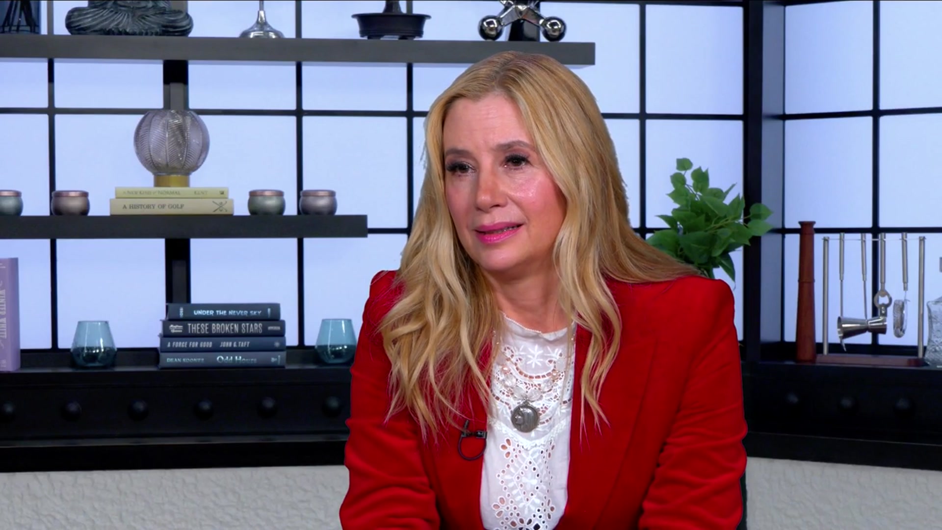 'Video thumbnail for Mira Sorvino recalls wild moment when Charlie Sheen proposed to her during drug-fueled bender'