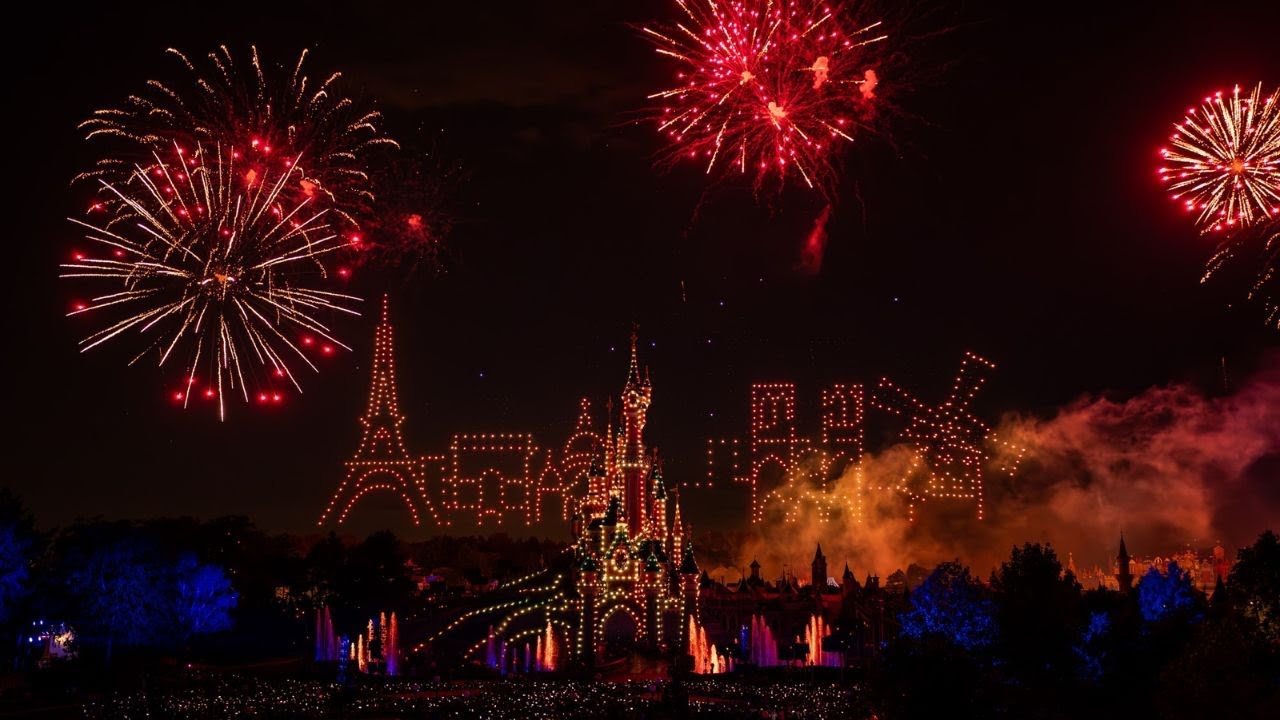 'Video thumbnail for Disneyland Paris Bastille Day Fireworks & Drone Show Highlights'
