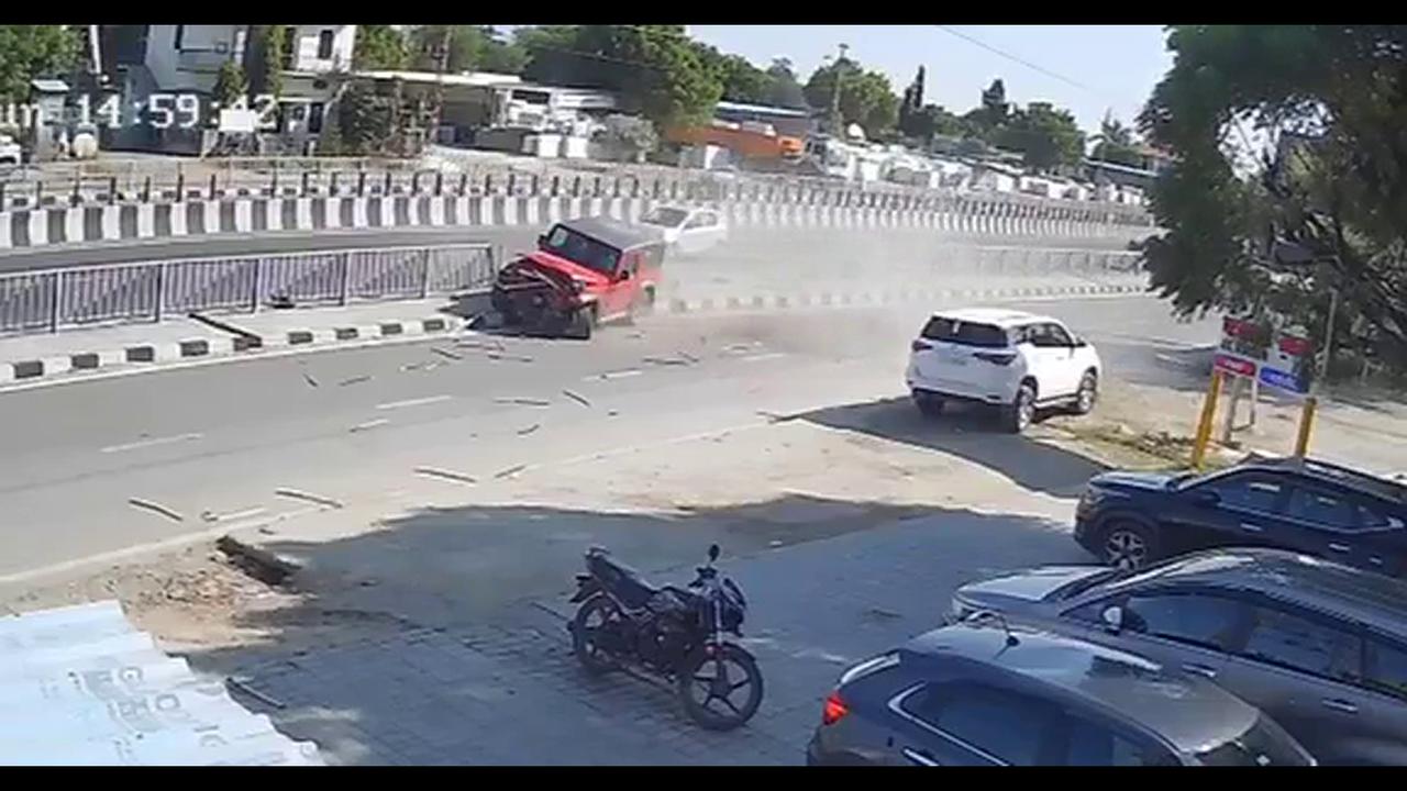 Video thumbnail for India: A terrifying scene involving an out-of-control Thar SUV in Nathdwara.
