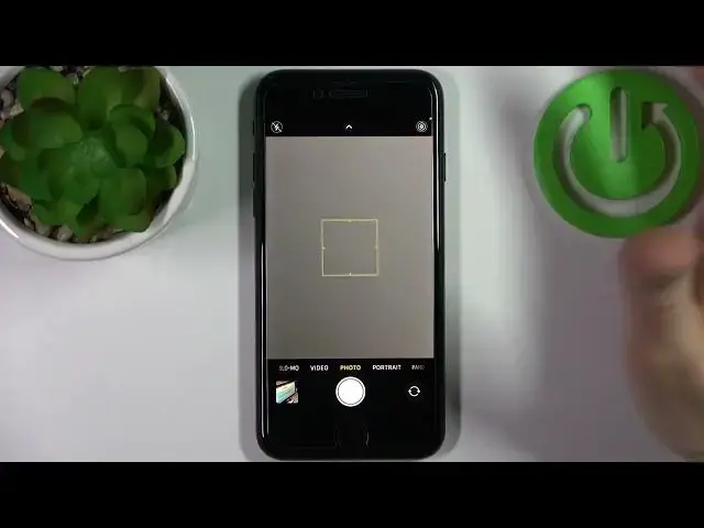 'Video thumbnail for How to Apply Live Photo in iPhone SE 2022 – Live Photo Management'