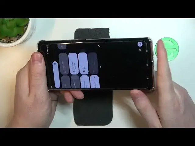 'Video thumbnail for Does the MOTOROLA Edge 40 Phone Have Stereo Speaker? Let's See!'