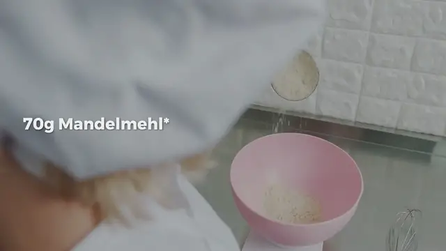 Video thumbnail for Low Carb Flammkuchen-/Pizzateig mit Chiasamen