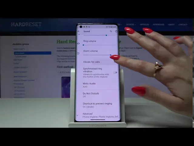 Video thumbnail for How to Manage Vibration Settings on MOTOROLA Edge – Volume Options
