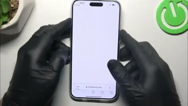 Video thumbnail for How to Scan QR Codes on iPhone 15 Pro Max?