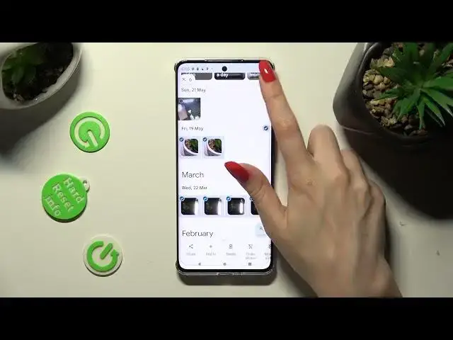 Video thumbnail for How to Select and Delete Multiple Photos At Once In Gallery on MOTOROLA Edge 40