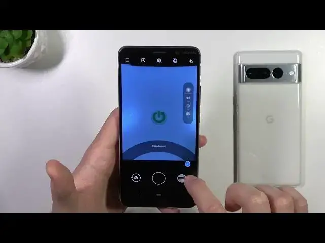 Video thumbnail for Nokia 9 PureView - Camera Pro Mode Overview