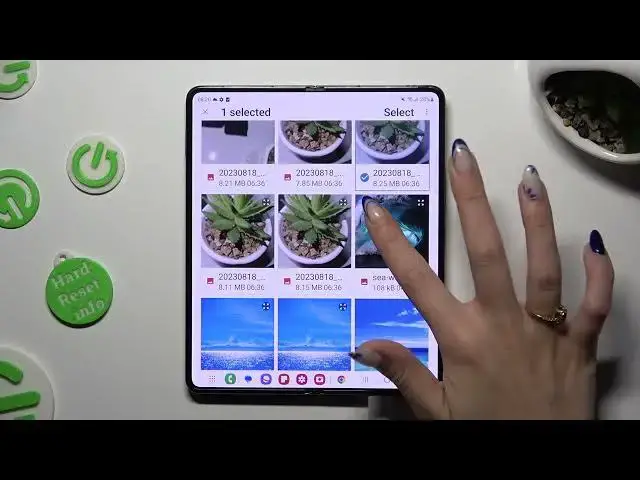 Video thumbnail for How to Add Photos To Text Message on Samsung Galaxy Fold5 5G?