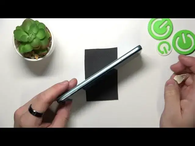 'Video thumbnail for Does MOTOROLA Moto G62 Have SD Card Slot? - Insert SD Card'